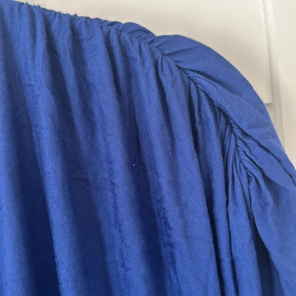 Blue top - Picture 3 of 4